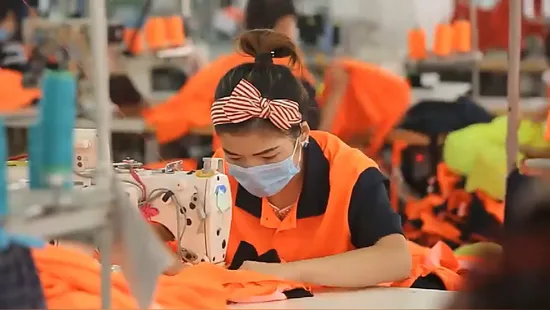 Wholesale Fitness &amp; Yoga Wear Print Strappy Cross Back Push up Bra Removable Pads Sexy Underwear Sport Bra for Women